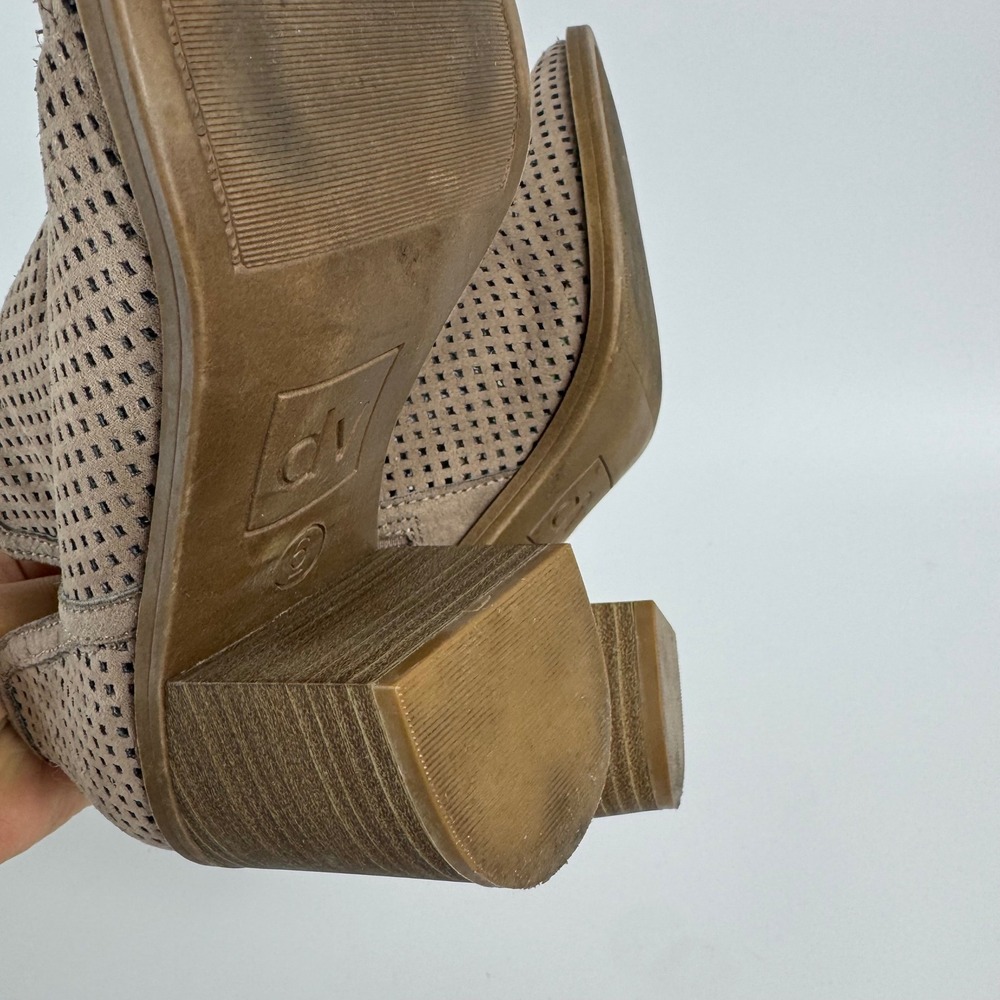 DV Dolce Vita Women's Perforated Taupe Ankle Booties Block Heel Size 6 - Picture 13 of 13